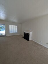 2941 Regina Wy in Sacramento, CA - Building Photo - Building Photo