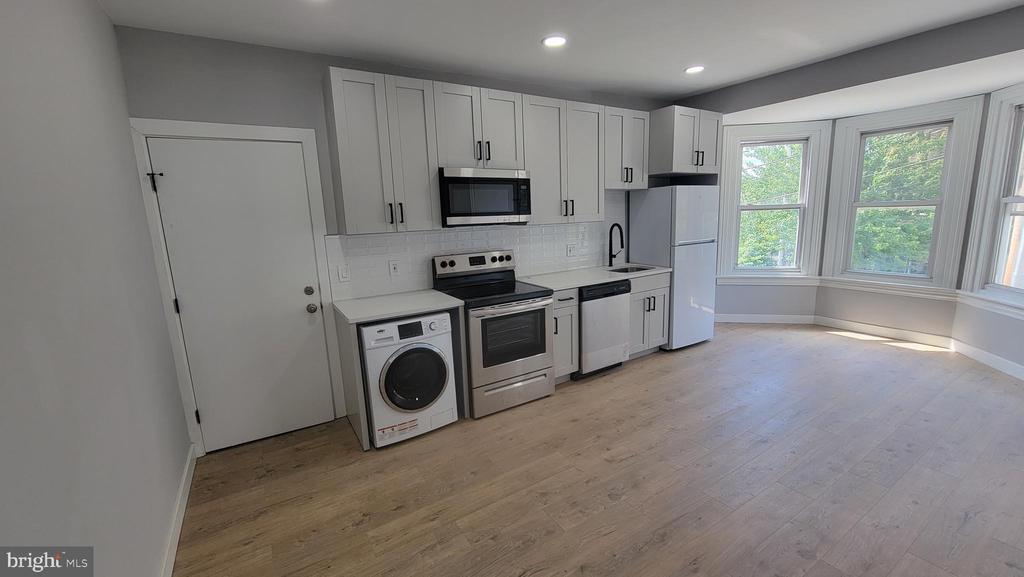 4663 Umbria St in Philadelphia, PA - Building Photo