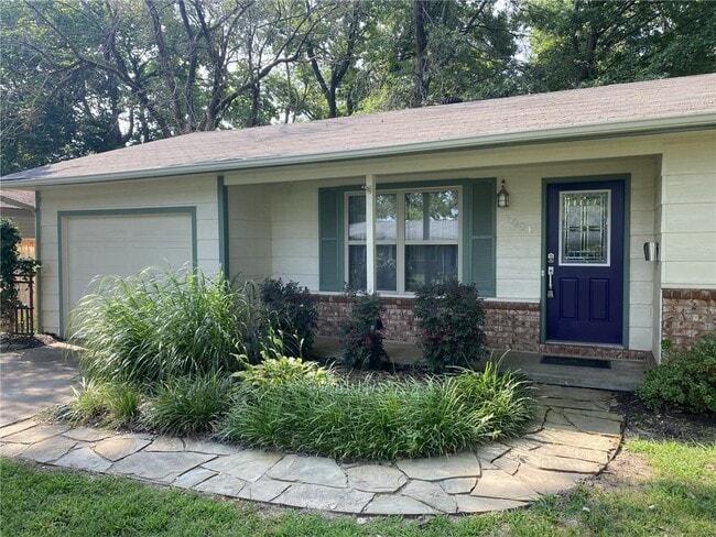 property at 1004 SE 4th St