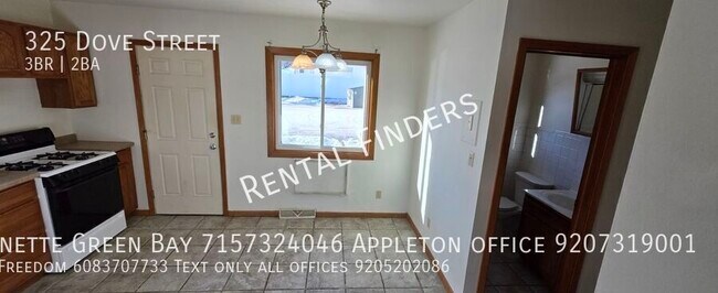 325 Dove St in Oshkosh, WI - Building Photo - Building Photo