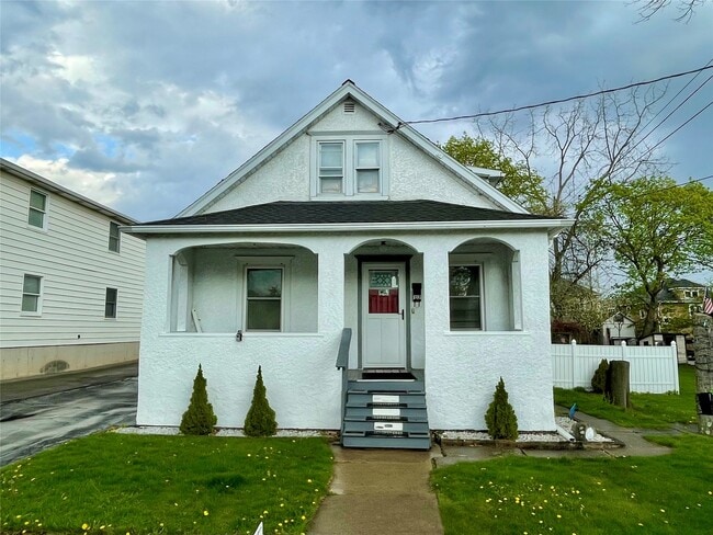 property at 112 N Roosevelt Ave