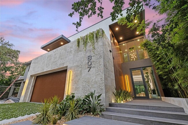 807 SW 12th Ave in Fort Lauderdale, FL - Building Photo - Building Photo