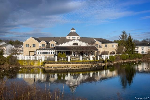 property at 2 Victorian Ct