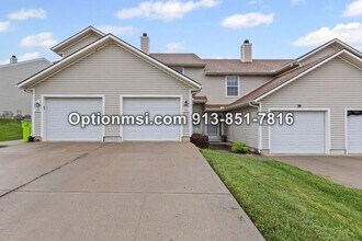 130 Brentwood Dr in Belton, MO - Building Photo - Building Photo