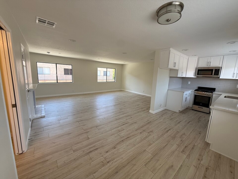 1011 San Rafael Ave, Unit 102 in Glendale, CA - Foto de edificio