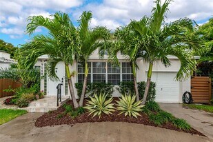 9048 Carlyle Ave in Surfside, FL - Building Photo