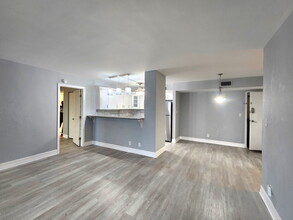 2901 26th St W, Unit 403 in Bradenton, FL - Building Photo - Building Photo