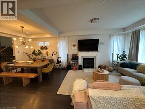 44 Ebenezer Dr in Hamilton, ON - Building Photo - Building Photo