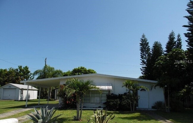 21530 Meehan Ave in Port Charlotte, FL - Building Photo - Building Photo