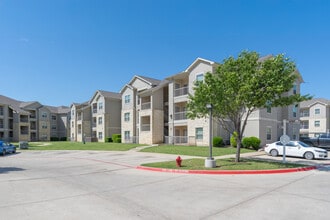 Longhorn Crossing in Fort Worth, TX - Building Photo - Building Photo