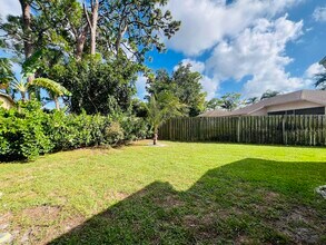 945 Sunflower Ave in Delray Beach, FL - Building Photo - Building Photo