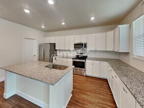 3003 E S Village Dr in Layton, UT - Building Photo - Building Photo