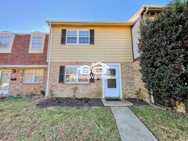 1866 Olde Buckingham Rd in Hampton, VA - Building Photo