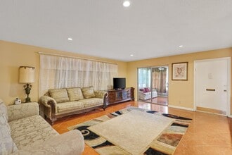 195 High Point Terrace E in Delray Beach, FL - Building Photo - Building Photo