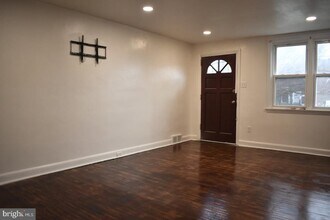 7305 Woodcrest Ave in Philadelphia, PA - Building Photo - Building Photo