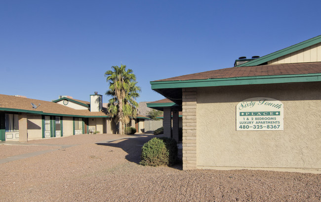 511 N 64th Pl in Mesa, AZ - Foto de edificio - Building Photo