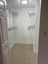 2630 SW 28th St in Miami, FL - Building Photo - Building Photo