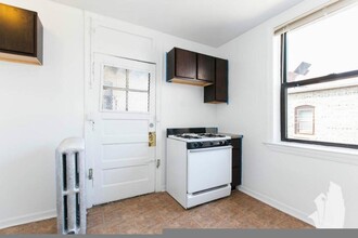 2350 N Spaulding Ave in Chicago, IL - Building Photo - Building Photo
