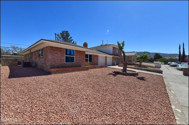 property at 6915 Pamlico Dr