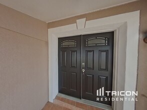 5569 Pentail Cir in Tampa, FL - Foto de edificio - Building Photo