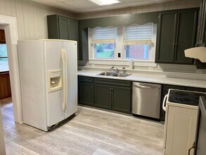 60 Pulliam St in Marion, NC - Foto de edificio - Building Photo