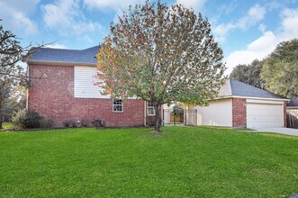12006 Audrey Ct in Pinehurst, TX - Building Photo - Building Photo