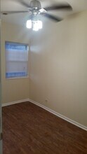 2302 W Touhy Ave-Unit -1 in Chicago, IL - Building Photo - Building Photo