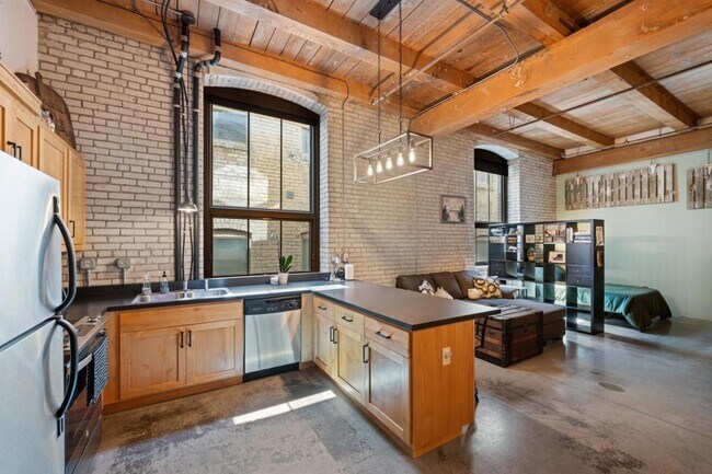 127 5th St NE, Unit 106 in Minneapolis, MN - Foto de edificio - Building Photo