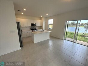 12901 NW 23rd Pl in Miami, FL - Building Photo - Building Photo