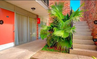 Country Club in Pascagoula, MS - Building Photo