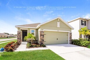 3871 Golden Oriole Pkwy in Sarasota, FL - Building Photo