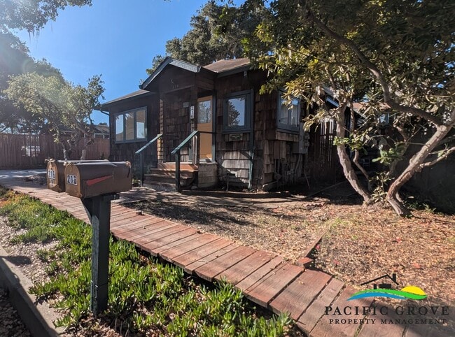 216 17 Mile Dr in Pacific Grove, CA - Building Photo - Building Photo
