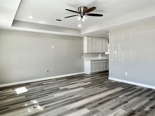4103 Coon St in Bacliff, TX - Building Photo - Building Photo
