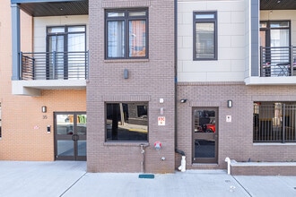 35 W Price St in Linden, NJ - Foto de edificio - Building Photo