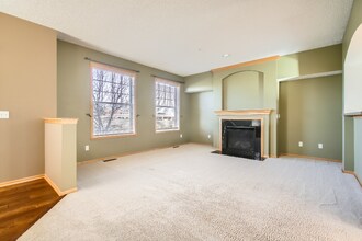 11322 Stratton Ave in Eden Prairie, MN - Foto de edificio - Building Photo