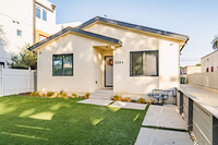 2524 Thurman Ave in Los Angeles, CA - Building Photo - Building Photo