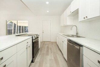 3057 Dothan Ln in Dallas, TX - Building Photo - Building Photo