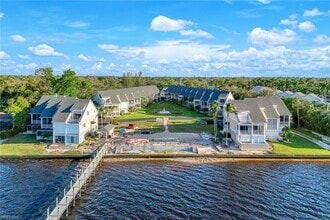 3623 Edgewood Ave in Ft. Myers, FL - Foto de edificio - Building Photo
