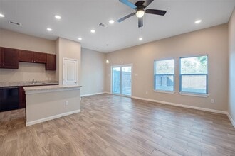 7937 Richland Dr in Houston, TX - Building Photo - Building Photo