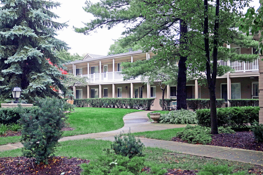 Birmingham Village Condominiums in Birmingham, MI - Foto de edificio