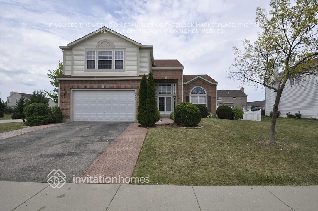 16464 Coventry Ln in Crest Hill, IL - Building Photo