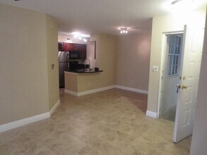 2871 N Oakland Forest Dr in Oakland Park, FL - Building Photo - Building Photo