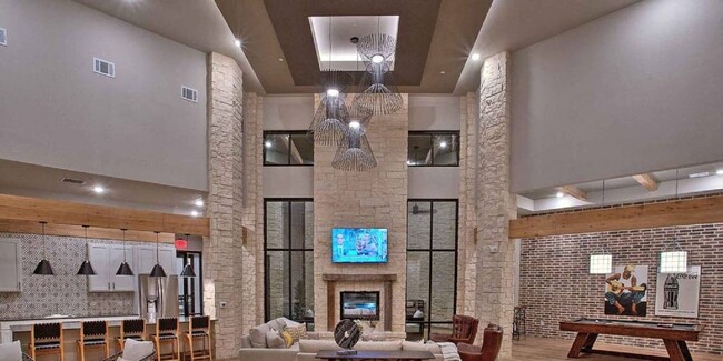 Hunters Creek Apartments in Denton, TX - Building Photo - Building Photo