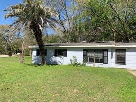 1924 Karen Ln in Tallahassee, FL - Building Photo