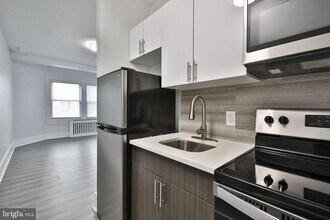 4247 Locust St in Philadelphia, PA - Building Photo - Building Photo