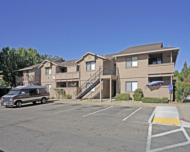 Canyon Oaks Apartments