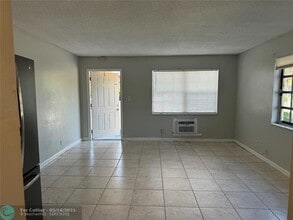 5301 NW 18th Pl in Lauderhill, FL - Building Photo - Building Photo