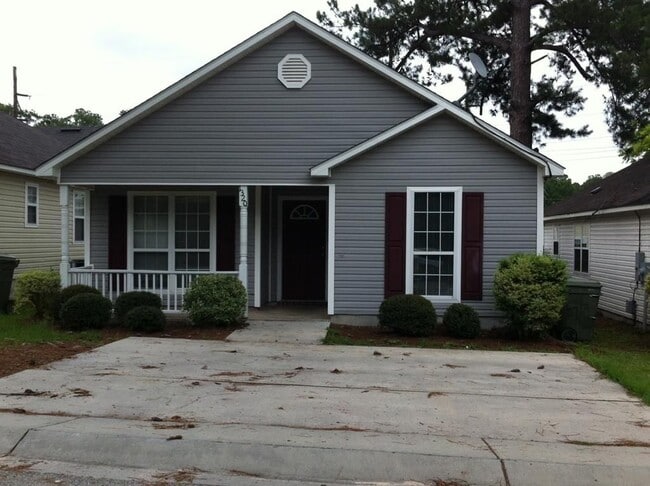 property at 1320 Edgewood Dr