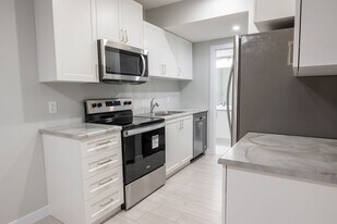 1451 Cherniak Way SW in Edmonton, AB - Building Photo