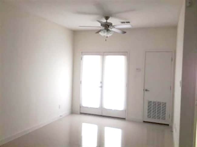 501 Shiloh Dr-Unit -401 in Laredo, TX - Building Photo - Building Photo